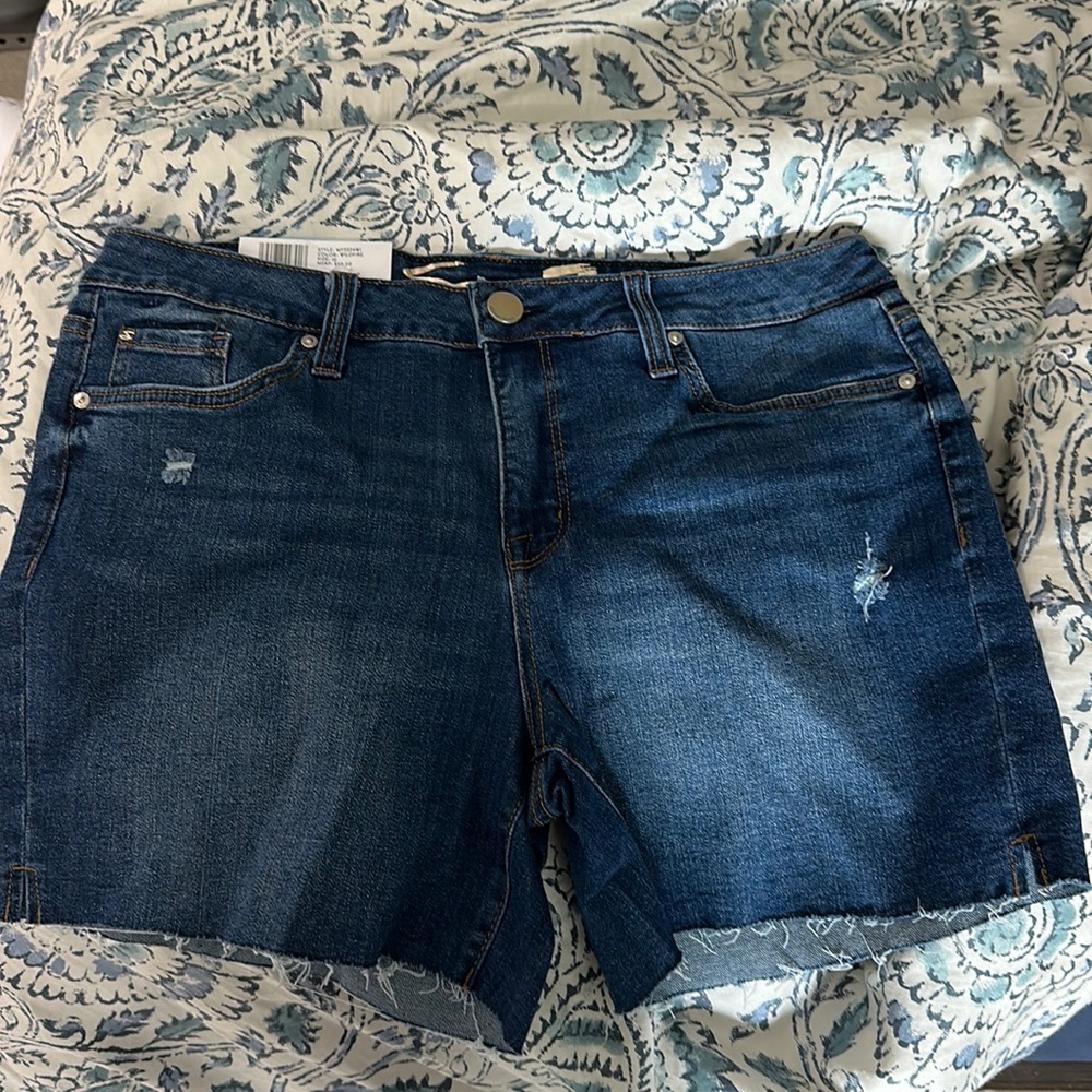 Women’s denim shorts NWT